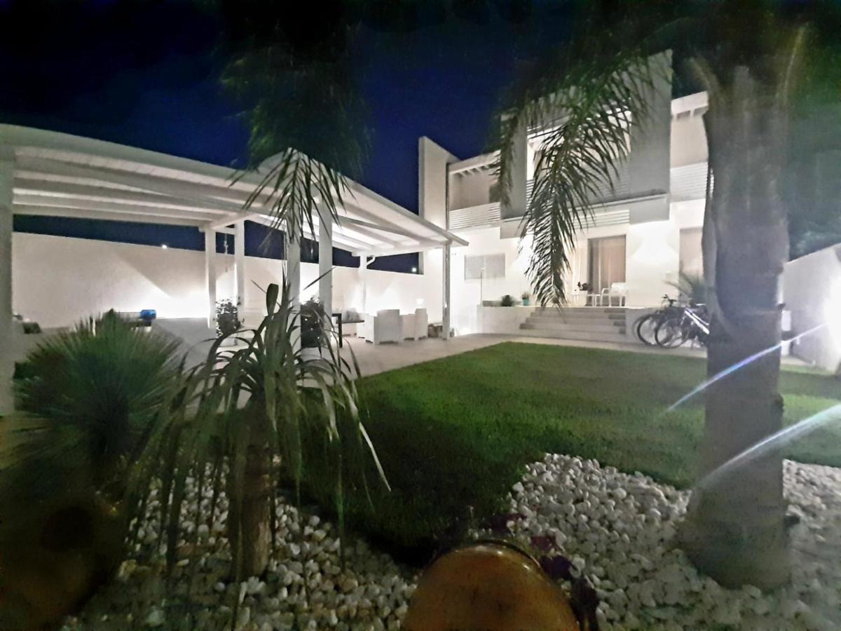 Joshua Rooms Porto Cesareo Bagian luar foto