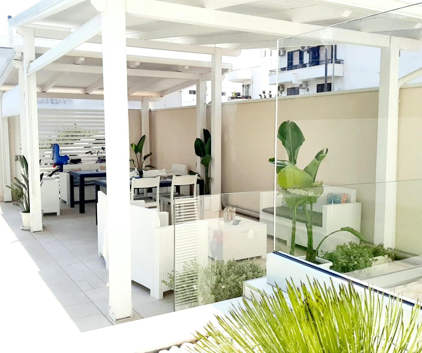 Joshua Rooms Porto Cesareo Bagian luar foto